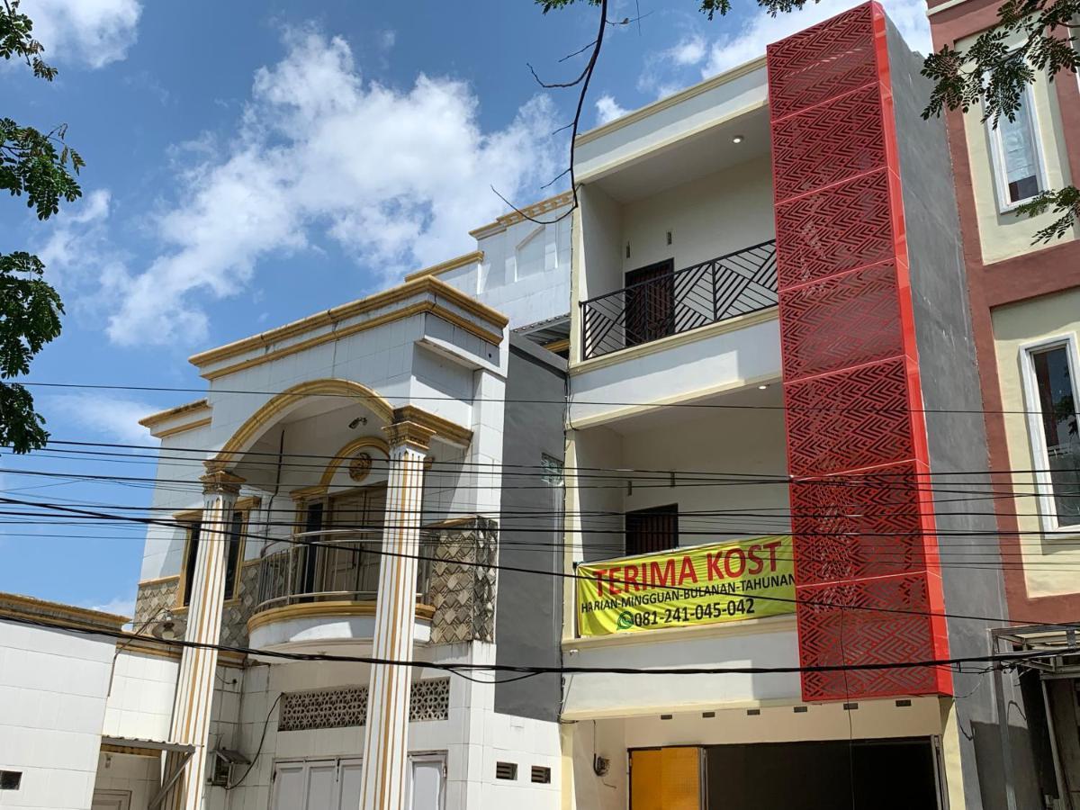 Oyo 93309 Mely Homestay Kendari Exterior foto
