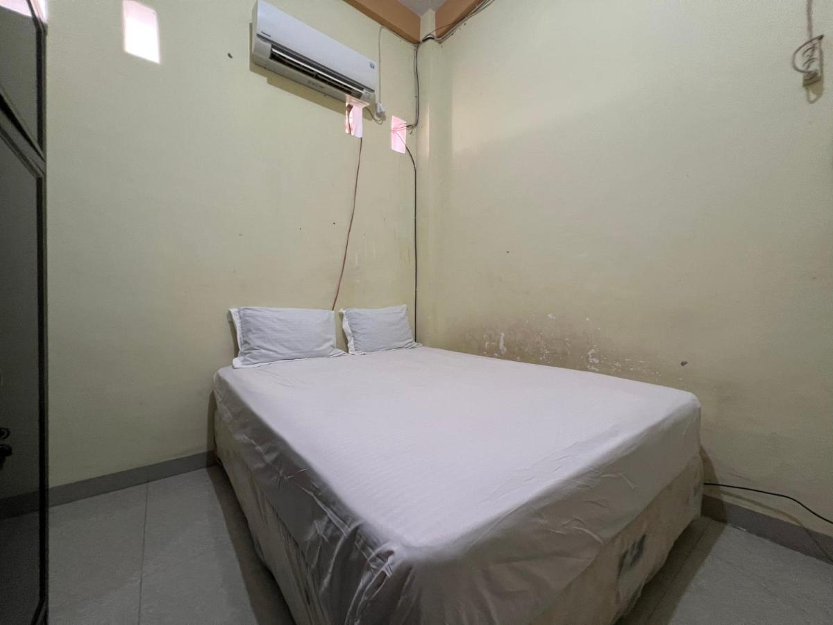 Oyo 93309 Mely Homestay Kendari Exterior foto