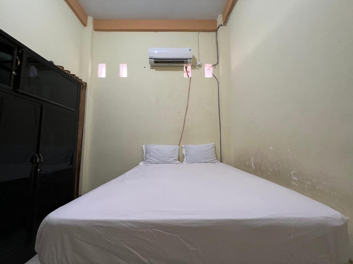 Oyo 93309 Mely Homestay Kendari Exterior foto