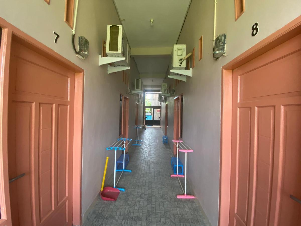 Oyo 93309 Mely Homestay Kendari Exterior foto