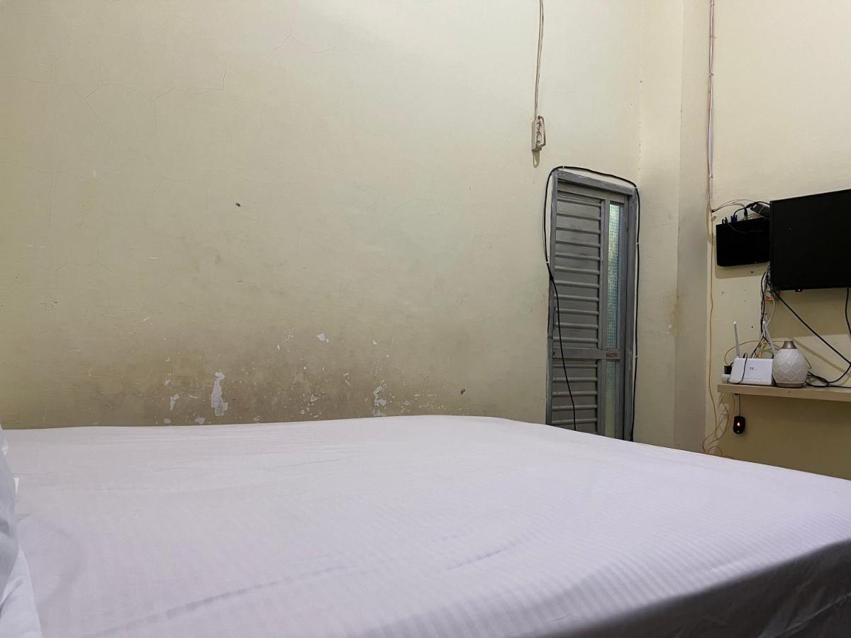 Oyo 93309 Mely Homestay Kendari Exterior foto