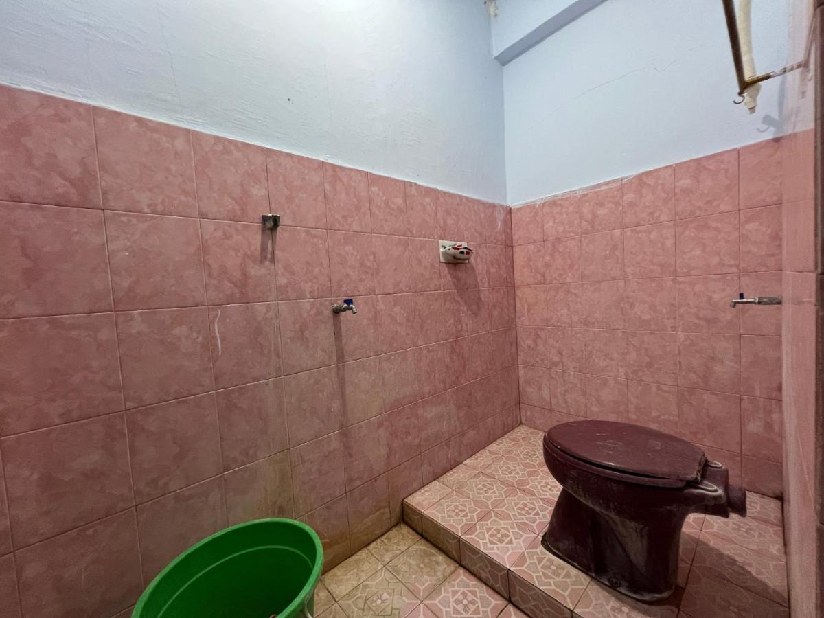 Oyo 93309 Mely Homestay Kendari Exterior foto