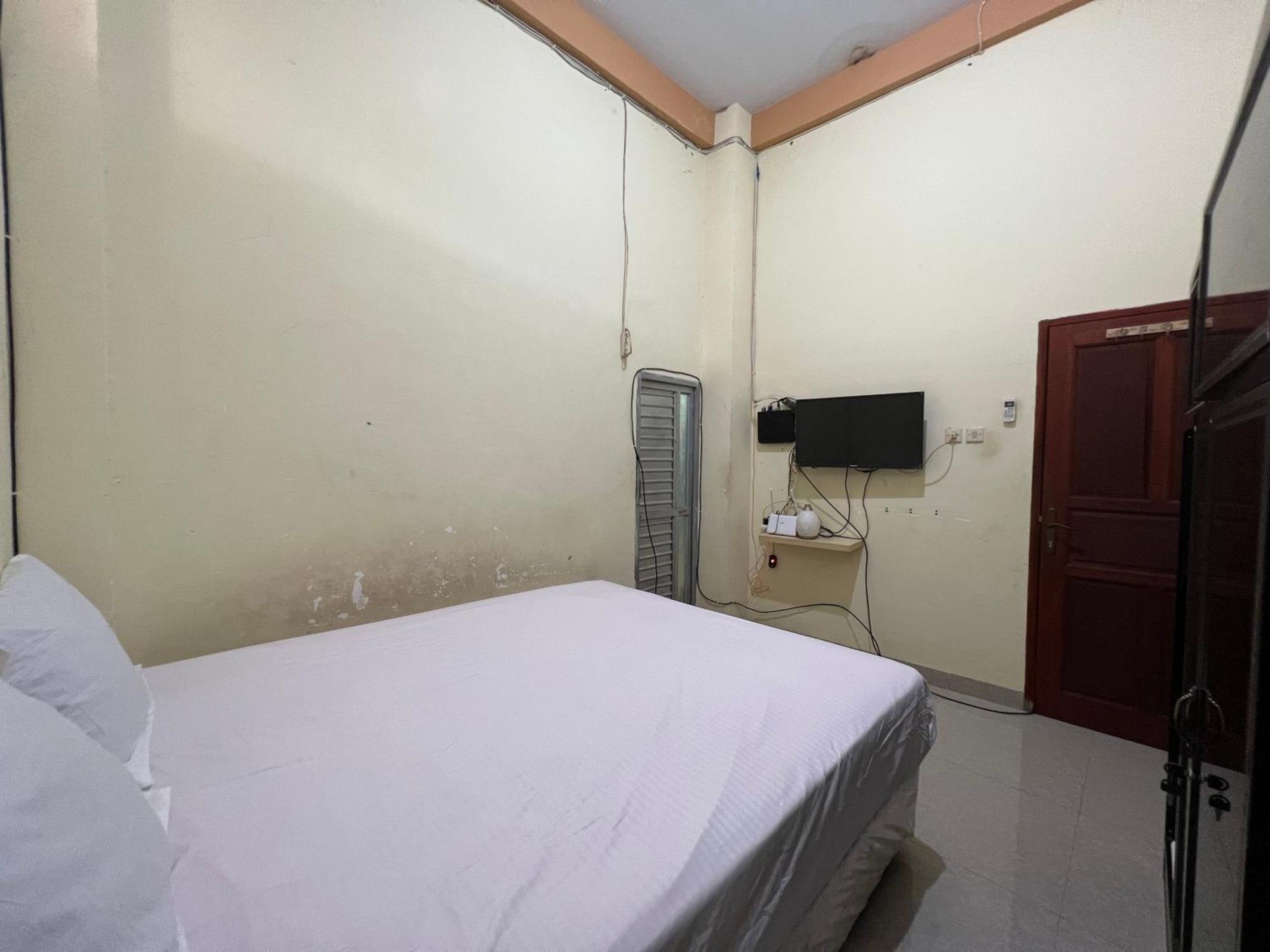 Oyo 93309 Mely Homestay Kendari Exterior foto