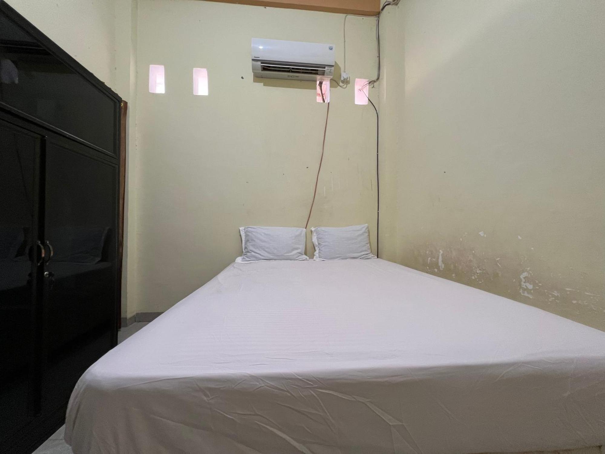 Oyo 93309 Mely Homestay Kendari Exterior foto